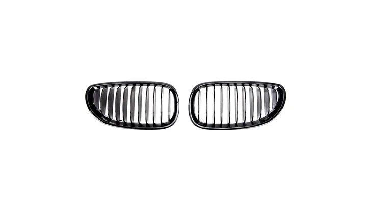 grill-bmw-5-e60-e61-pojedyncze-zeberka-gloss-black-strona-zabudowy-lewe-prawe