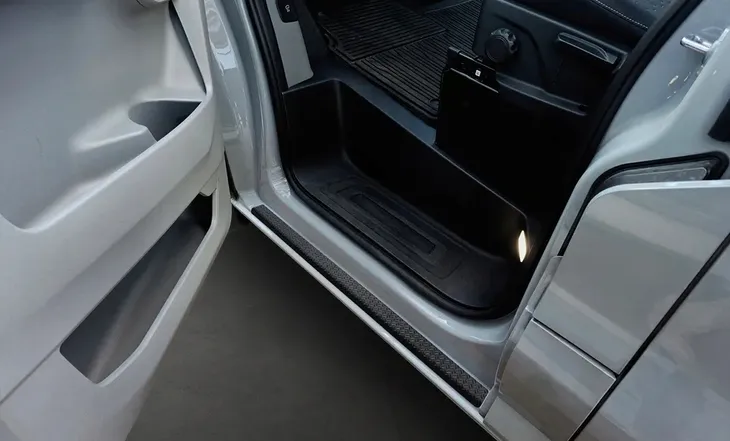 nakladki-na-progi-do-ford-transit-custom-2-stan-nowy-numer-katalogowy-producenta-2-26102-producent-avisa