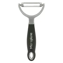 specialty-obieraczka-do-warzyw-zabkowane-ostrze-microplane