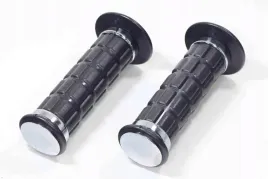 manetka-kierownicy-quad-chromowana-zamknieta-z-opaska-i-kapslem