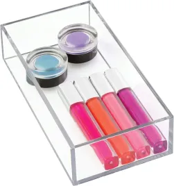 interdesign-tray-organizer-na-kosmetyki-praktyczny-i-przezroczysty