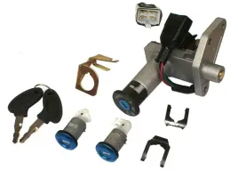 zestaw-zamkow-i-stacyjka-do-skuterow-zipp-quantum-2t-wysoka-jakosc