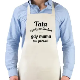 fartuch-meski-bezowy-na-dzien-taty-rzadzi-w-kuchni-gdy-mama-mu-pozowli