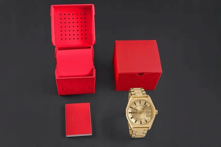 zegarek-meski-diesel-scraper-dz2173-box-material-paska-metal-szlachetny