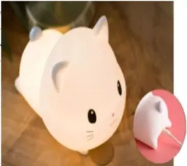 lampka-nocna-dla-dzieci-silikonowa-na-baterie-biala-rgb-kotek-lezacy