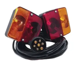 zestaw-lamp-na-tyl-przyczep-swiatla-tylne-wtyczka-7-pin-zarowki-przewod-4m