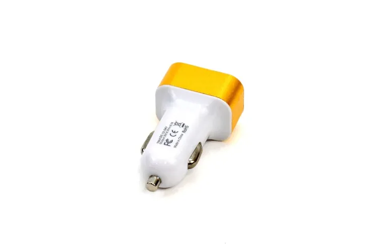 ladowarka-samochodowa-usb-amio-5100-ma-przewod-w-zestawie-nie