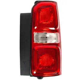 lampa-tyl-prawa-citroen-jumpy-16-vivaro-c-19-peugeot-expert-toyota-proace