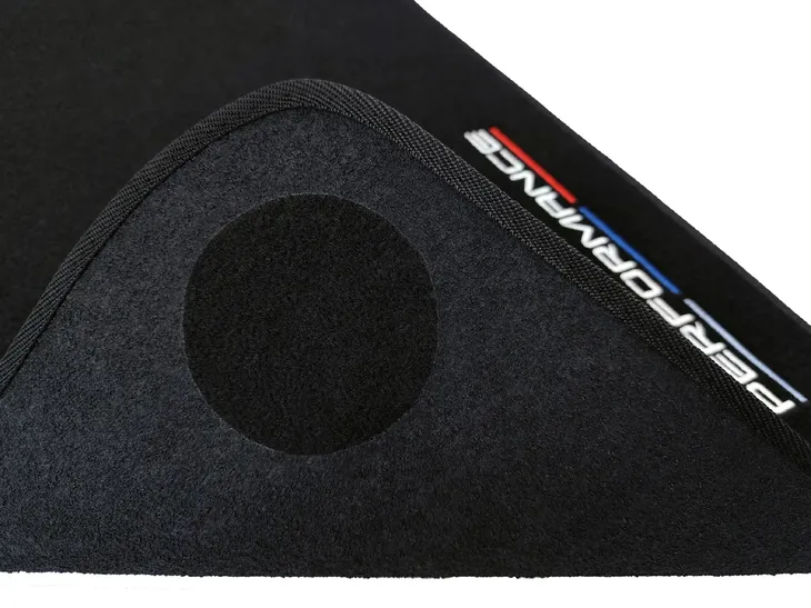 dywaniki-samochodowe-bmw-6-e63-e64-2003-2010-2x-haft-performance-producent-lasota