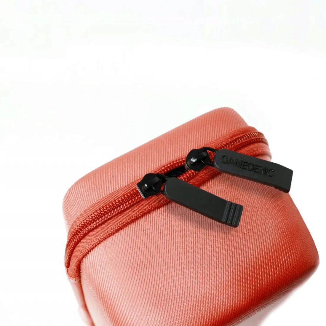 gamegenic-game-shell-250-etui-na-karty-red-stan-nowy