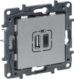 2-x-2-x-gn-ladowarka-usb-a-c-legrand-niloe-step-aluminium