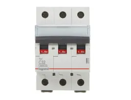 2-x-2-x-wylacznik-nadpradowy-s303-c32a-tx3-legrand-403548