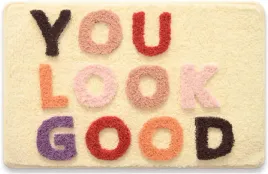 dywanik-lazienkowy-z-napisem-you-look-good-antyposlizgowy-kolorowy-mata