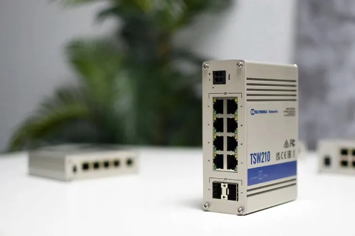switch-teltonika-tsw210-8x-gigabit-ethernet-stan-nowy-waga-z-opakowaniem-0-5-kg