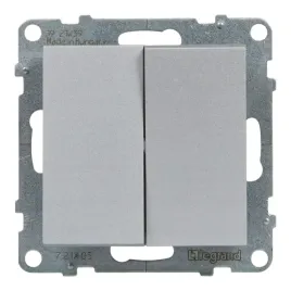 2-x-2-x-lacznik-swiecznikowy-10a-zaciski-automatyczne-aluminium-legrand-721