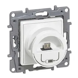 stacja-ladowania-micro-usb-5v-biala-legrand-niloe