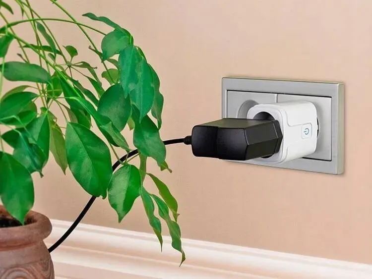 inteligentne-gniazdko-wifi-smart-tuya-watomierz-programator-timer-smart-dom