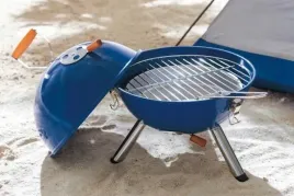 grill-piknikowy-kulisty-przenosny-weglowy-skladany-niebieski