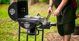 grill-weglowy-ogrodowy-na-kolach-polki-gril-na-brykiet-bbq-grillandchill