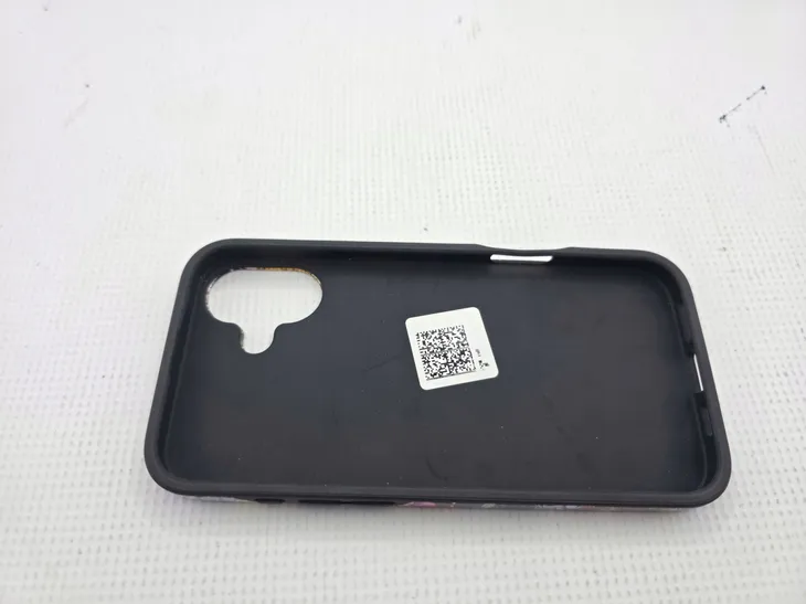 z8158-etui-case-pokrowiec-plecki-iphone-16-plus-zalaczone-wyposazenie-szmatka-do-czyszczenia