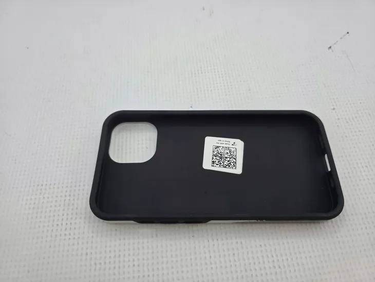 z7982-etui-case-pokrowiec-plecki-iphone-13-stan-opakowania-brak-opakowania