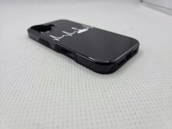 z7879-etui-pokrowiec-case-plecki-iphone-16-material-tworzywo-sztuczne