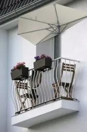parasol-balkonowy-polokragly-na-balkon-polparasol-250cm-szary