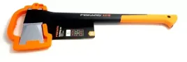 fiskars-x17-siekiera-rozlupujaca-do-drewna-z-ostrzalka