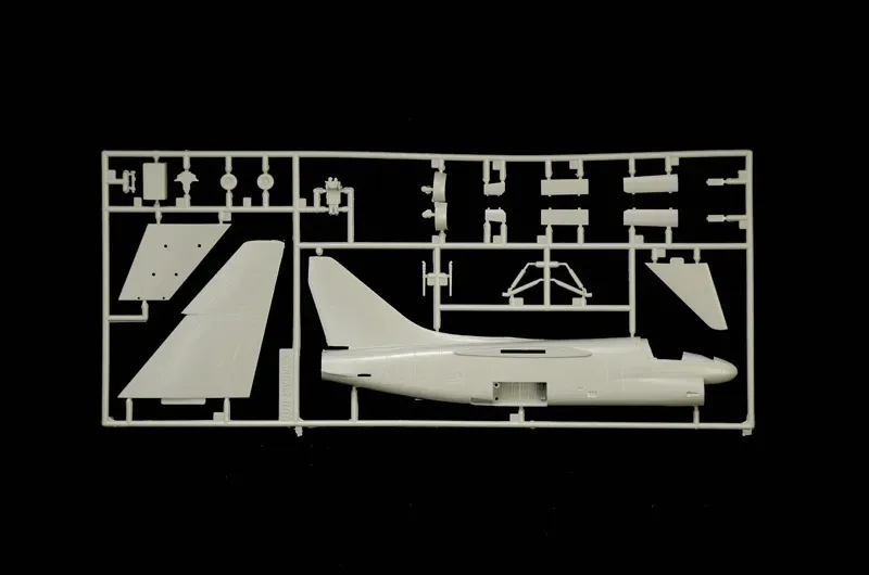 1-72-a-7e-corsair-ii