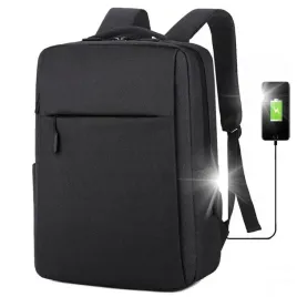 plecak-antykradziezowy-wodoodporny-usb-na-laptopa