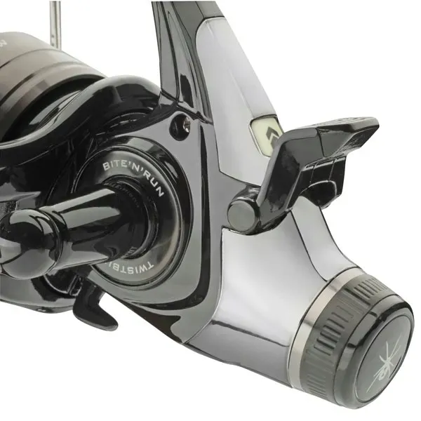 2-x-kolowrotek-daiwa-black-widow-carp-br-4500a-stan-nowy