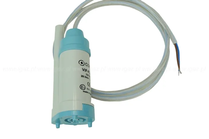 pompka-do-wody-do-kampera-12v-20l-min-comet-stan-nowy