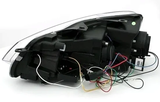 reflektory-bmw-1-e87-e81-e82-04-11r-ringi-led-sonar-black-super-efekt-stan-nowy