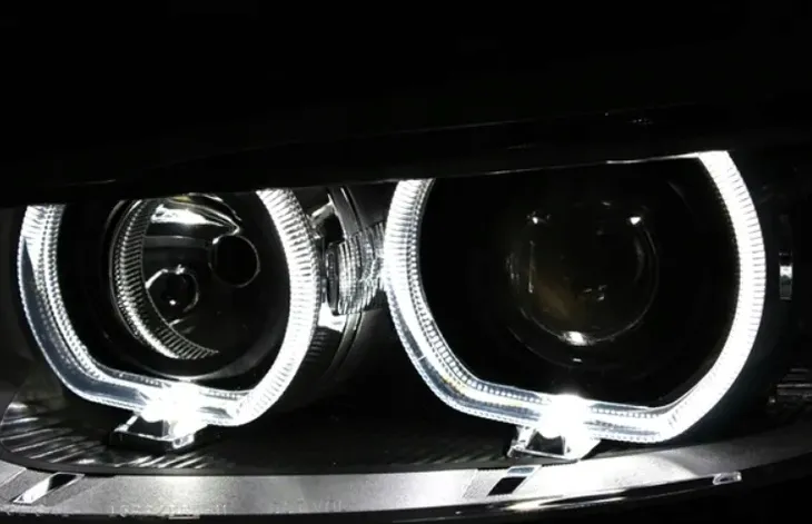 lampy-przednie-bmw-f30-f31-11-15r-ringi-led-do-jazdy-dziennej-depo-wersja-europejska