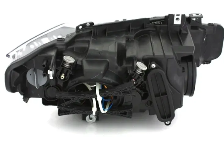 lampy-przednie-bmw-f30-f31-11-15r-ringi-led-do-jazdy-dziennej-depo