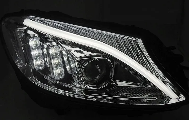 lampy-mercedes-c-klasa-w205-14-18r-led-do-jazdy-dziennej-dynamic