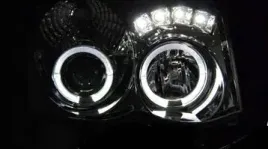 lampy-jeep-grand-cherokee-iii-wk-08-10r-ringi-led-chrom