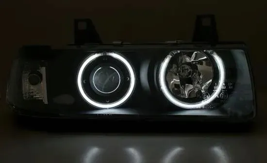 lampy-bmw-e36-91-97r-coupe-ringi-led-biale-ccfl