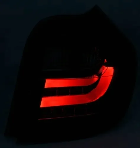 lampy-bmw-1-e87-e81-04-07r-black-led-bar-stan-nowy