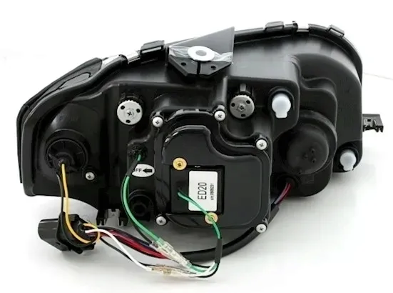 lampy-audi-a3-8p-8pa-03-08r-daylight-led-sonar-black-strona-zabudowy-lewe-prawe