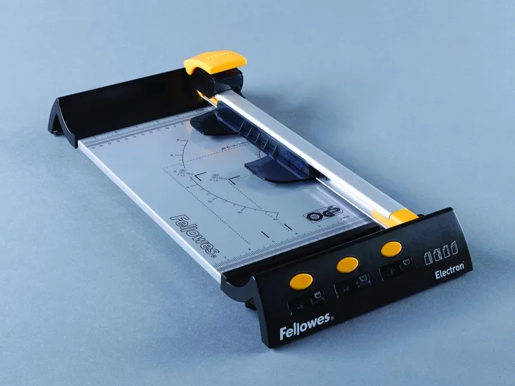 2-x-trymer-fellowes-electron-a4-rodzaj-gilotyny-reczna