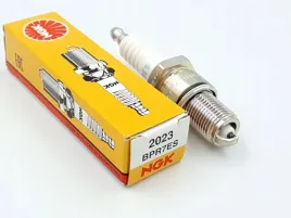 swieca-zaplonowa-ngk-bpr7es-2023-yamaha-suzuki