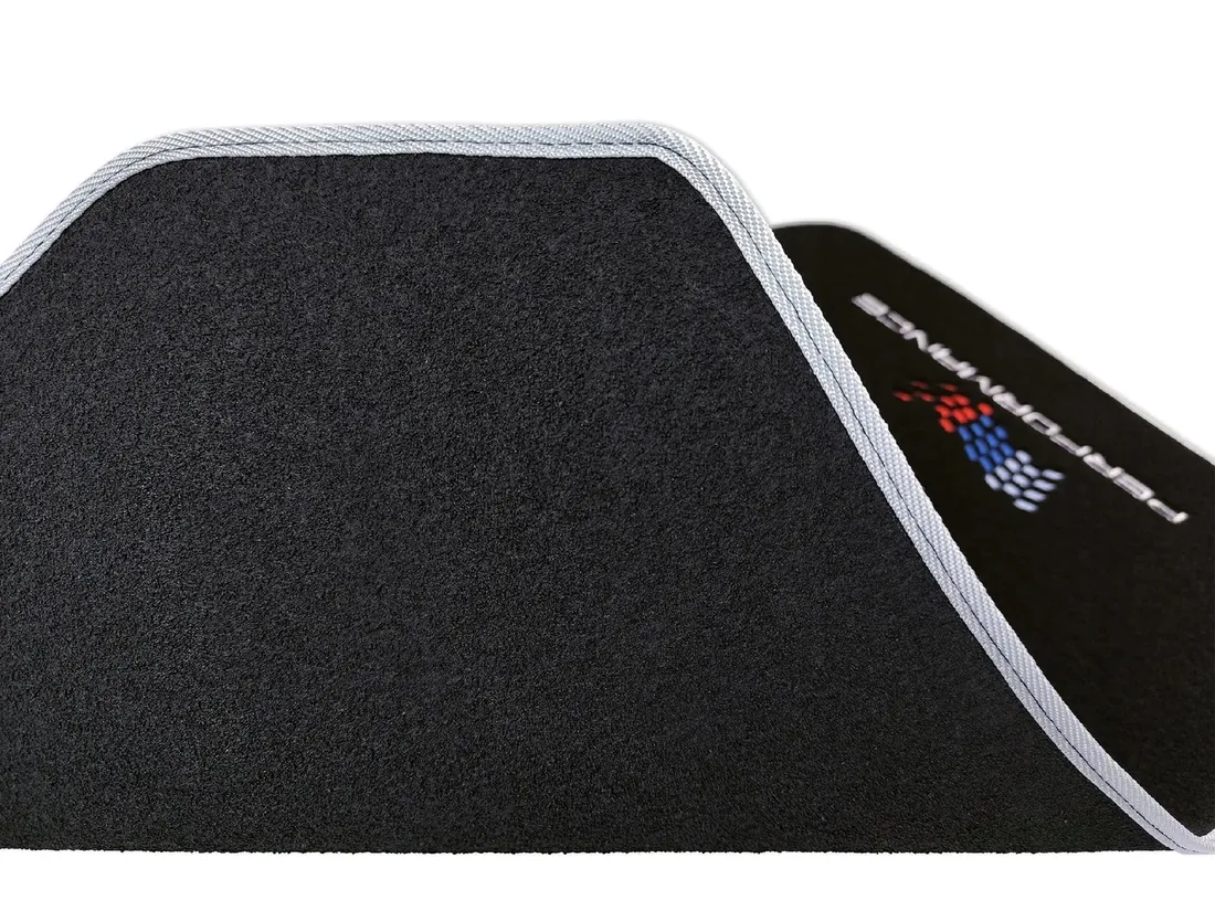 dywaniki-samochodowe-bmw-7-e38-1994-2001-performance-flaga
