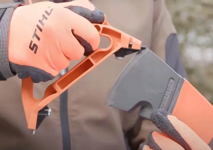 2-x-ostrzalka-3w1-00008819801-stihl-waga-z-opakowaniem-0-3-kg