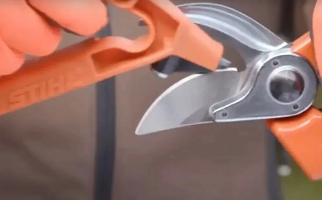 2-x-ostrzalka-3w1-00008819801-stihl-stan-nowy