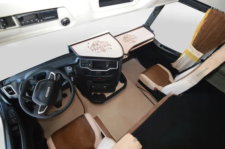 dywaniki-prestige-line-iveco-s-way-numer-katalogowy-producenta-zphu-saba-s-c-stan-nowy