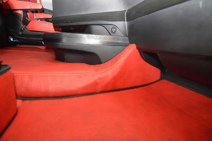 dywaniki-prestige-line-iveco-s-way-kolor-czerwony-stan-nowy