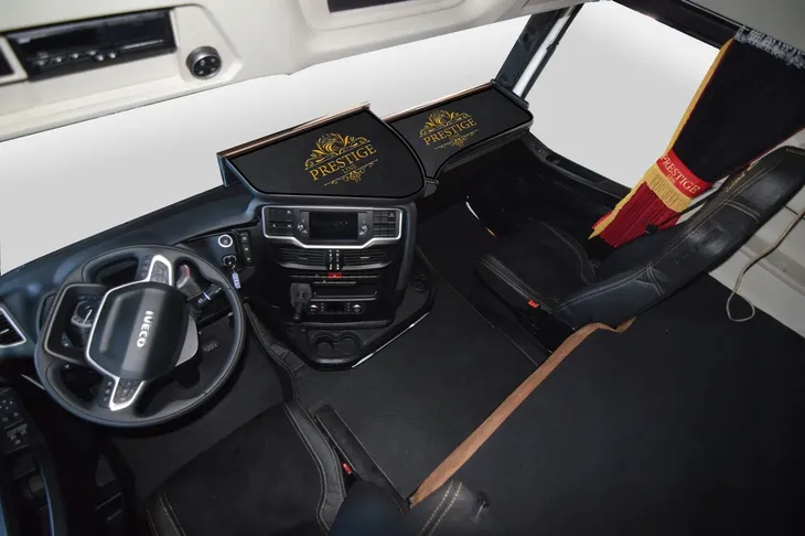 dywaniki-prestige-line-iveco-s-way-kolor-czarny