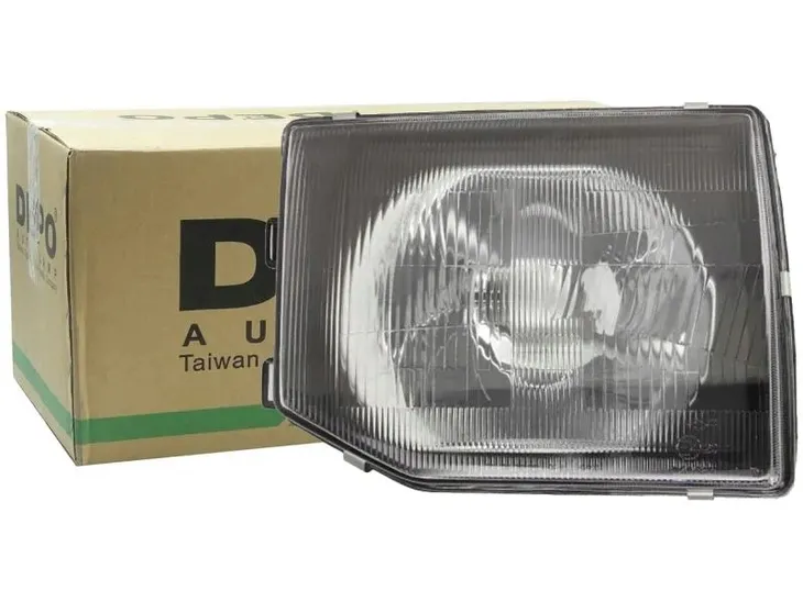 reflektor-lampa-prawy-mitsubishi-pajero-waga-z-opakowaniem-6-kg