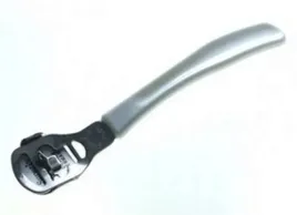 scinacz-zrogowacen-naskorka-scinak-do-piet-metalowa-raczka-wymienna-zyletka